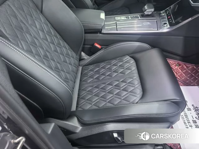 Audi A6L id 4207238 из Китая 12