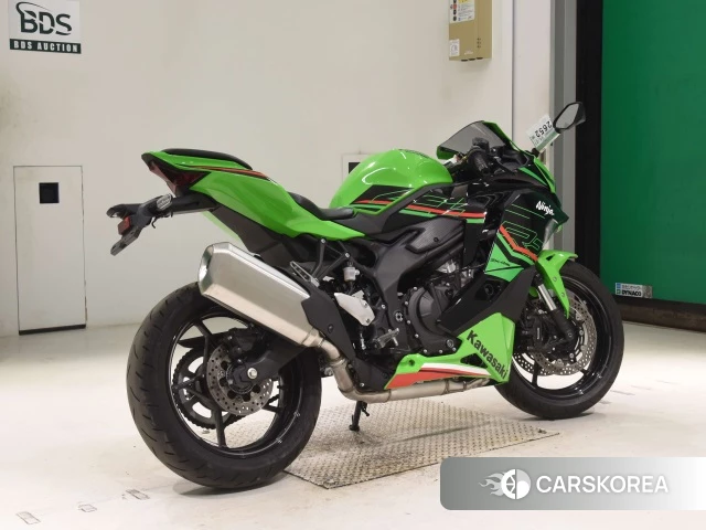 Проданный Kawasaki ZX-4R SE 2025 из Японии, фото 3