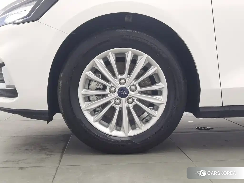 Ford Fox id 4669488 из Китая 21