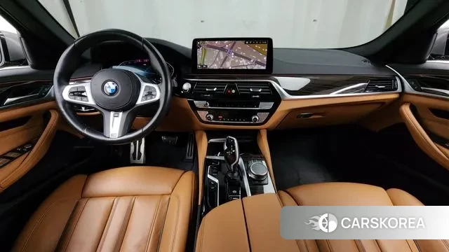 BMW 5 Series (G30) id 3438212 из Кореи 17