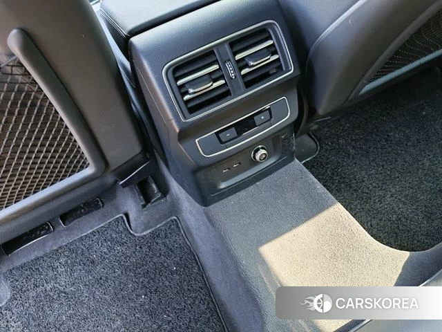 Audi Q5L id 4256738 из Китая 9