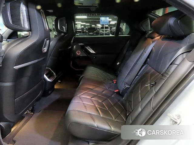 BMW i7 (G70) id 4267023 из Кореи 17