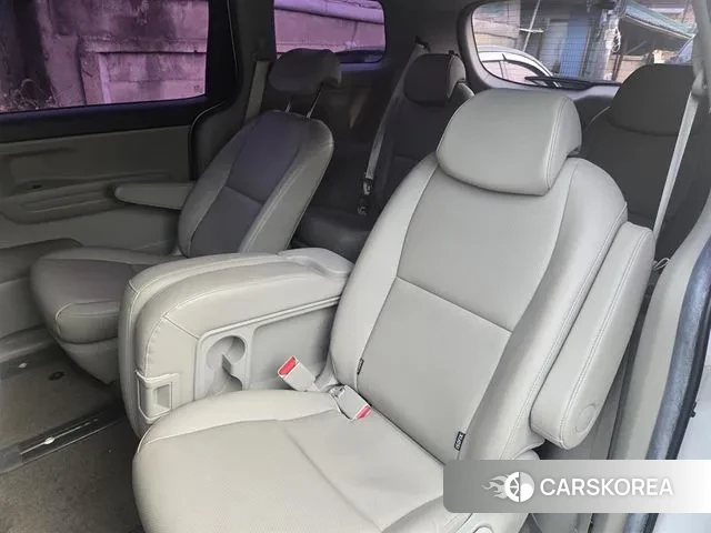 Kia The New Carnival id 3236303 из Кореи 12