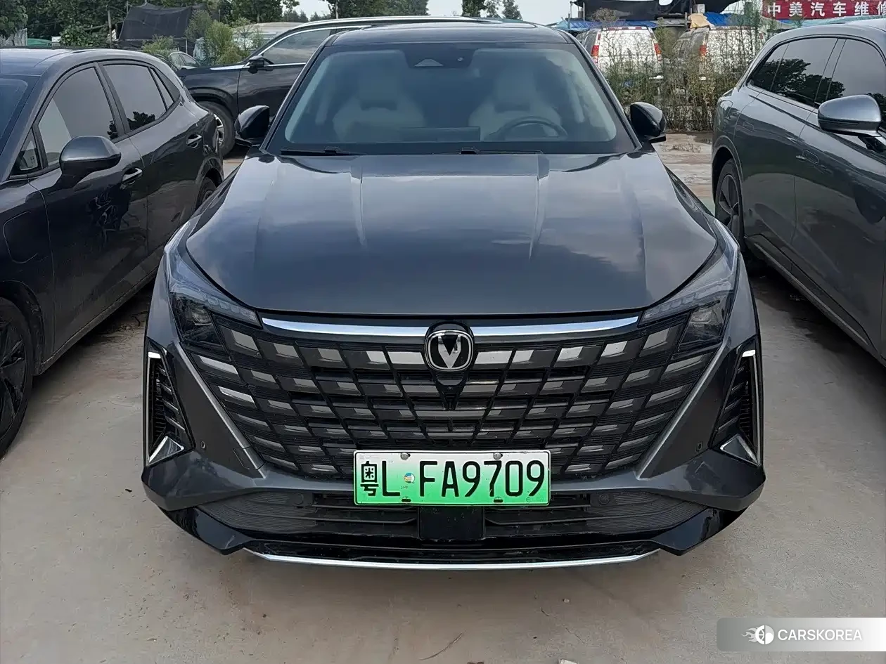 Chang'an UNI-Z New Energy id 4679993 из Китая 8