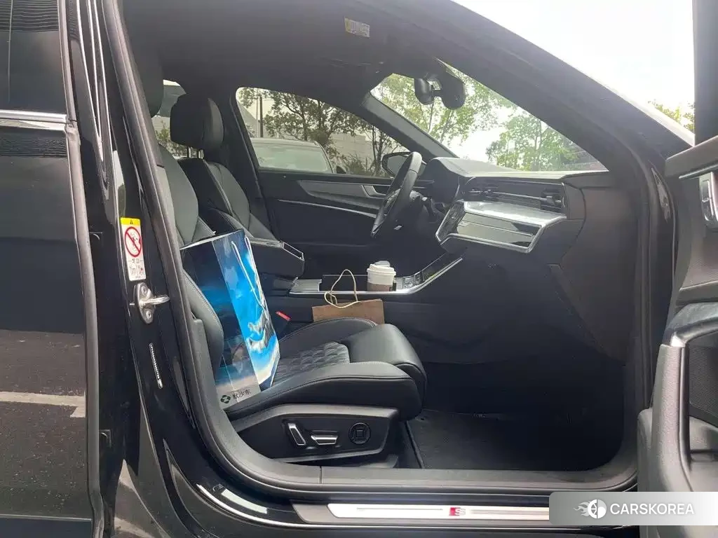 Audi A6L id 4622462 из Китая 12