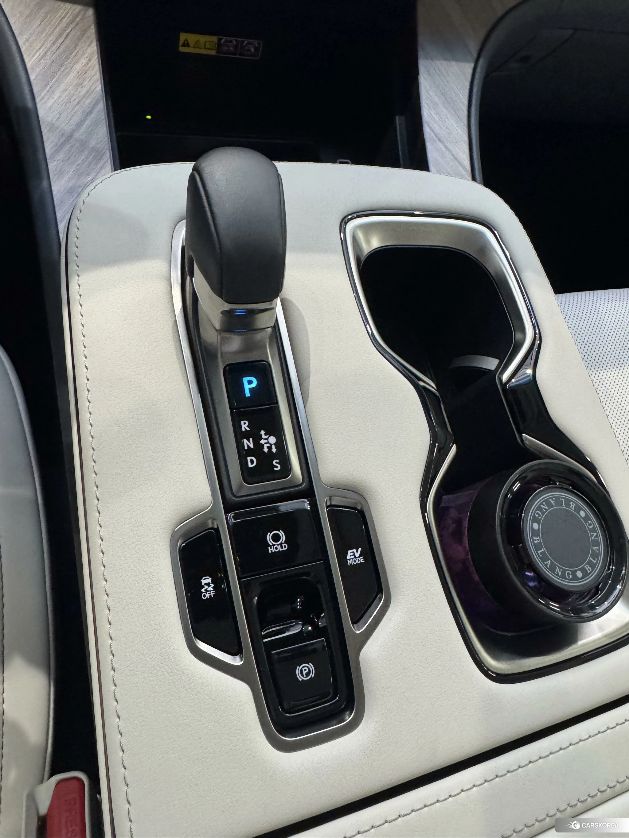 Lexus LM id 4426764 из Китая 8