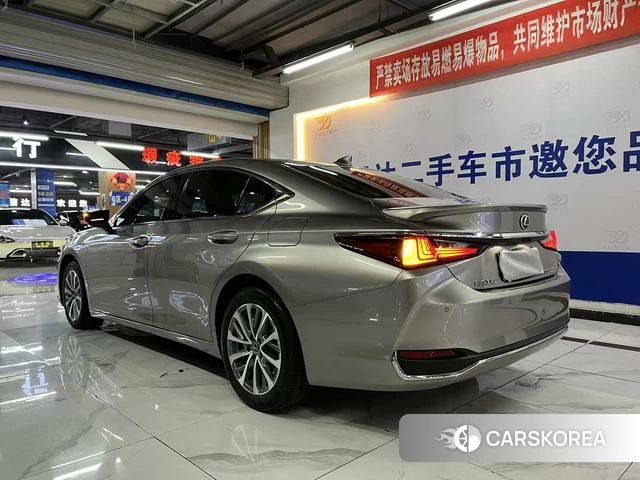 Lexus ES id 4278229 из Китая 11