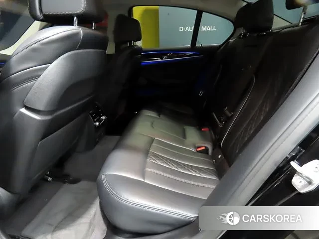 BMW 5 Series (G30) id 3509107 из Кореи 17