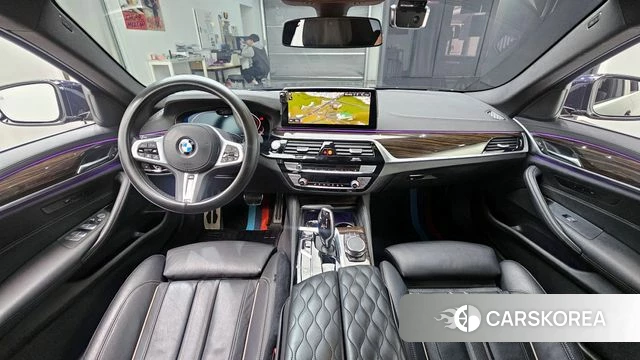 BMW 5 Series (G30) id 3859413 из Кореи 17