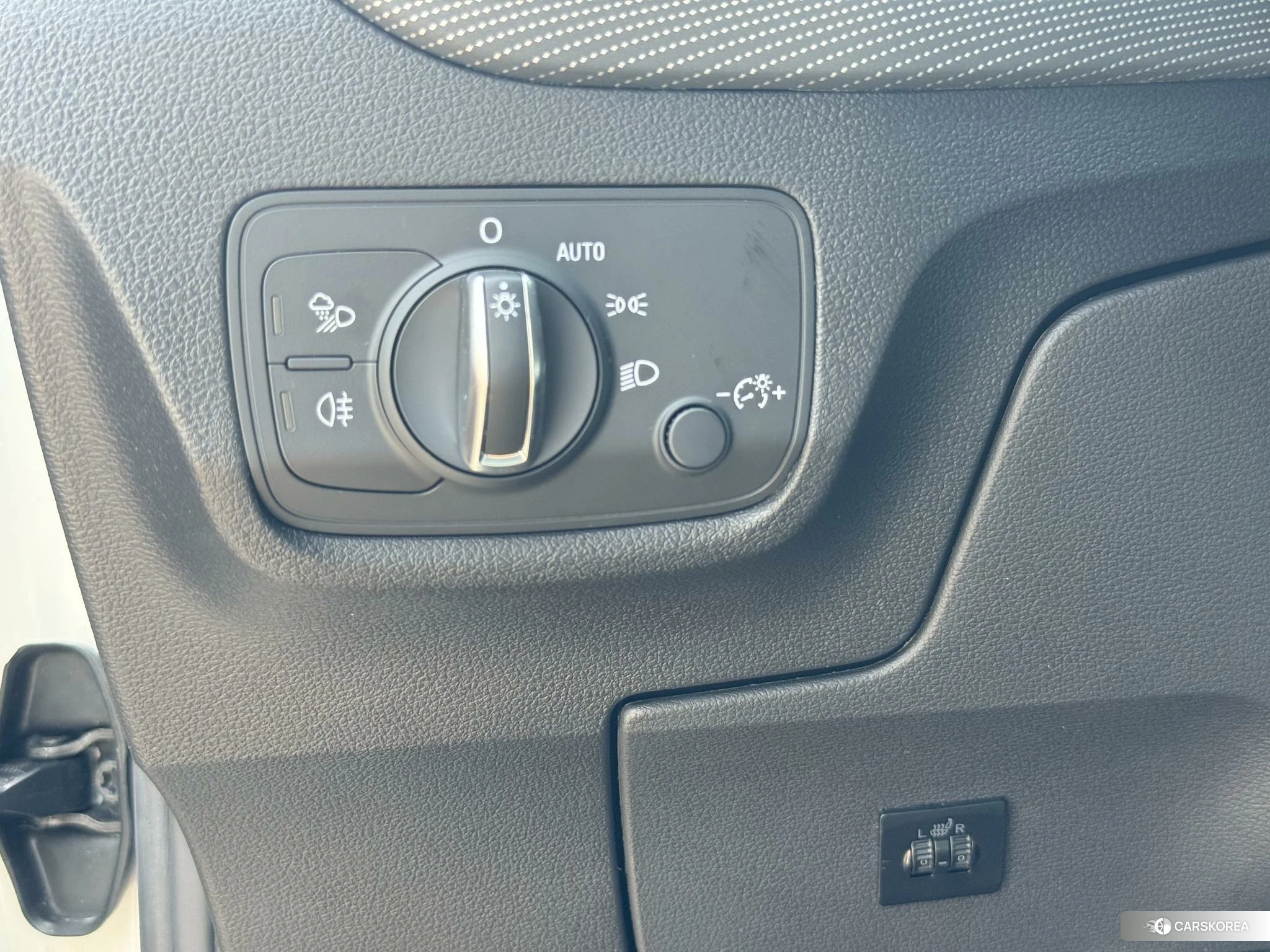Audi Q2L id 4419139 из Китая 19