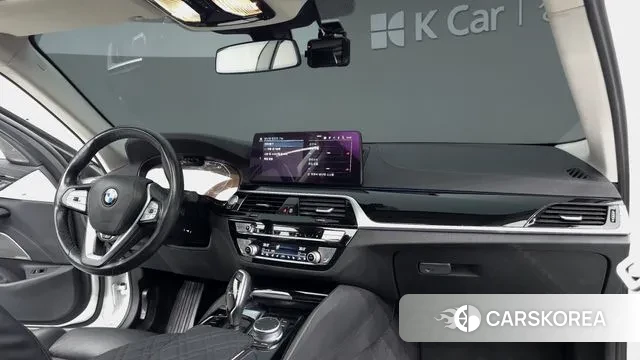 BMW 5 Series (G30) id 3350064 из Кореи 17