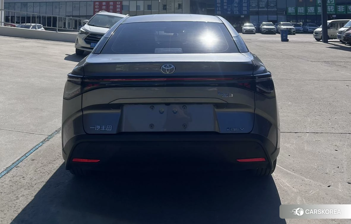 Toyota bZ3 id 4512661 из Китая 7