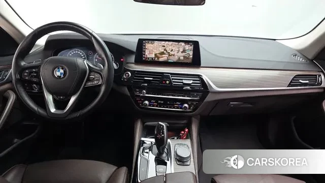 BMW 5 Series (G30) id 3494414 из Кореи 17