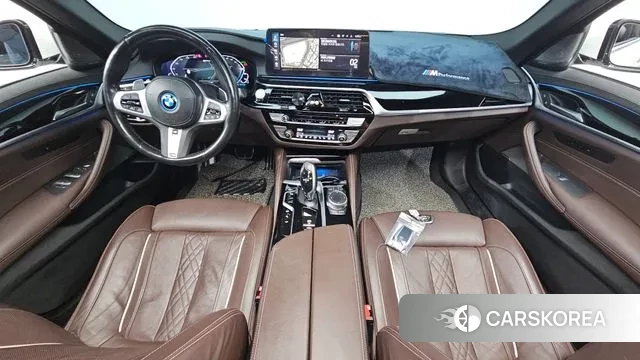 BMW 5 Series (G30) id 3645331 из Кореи 17