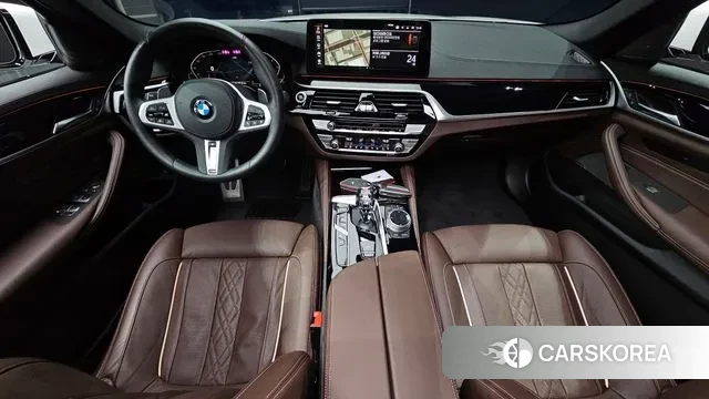 BMW 5 Series (G30) id 2963927 из Кореи 17