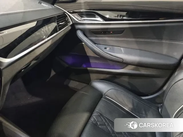 BMW 5 Series (G30) id 3008269 из Кореи 13