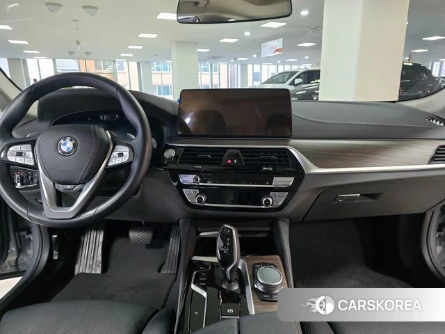 BMW 5 Series (G30) id 4330039 из Кореи 17