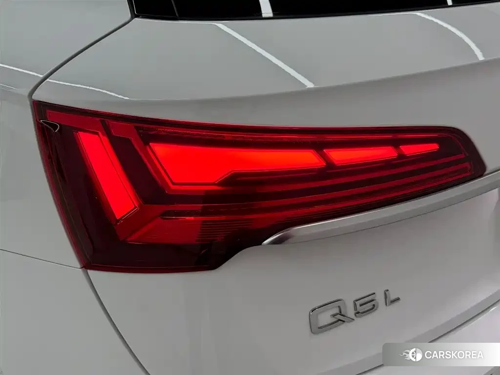 Audi Q5L id 4628241 из Китая 16