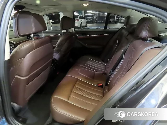 BMW 5 Series (G30) id 3407469 из Кореи 17