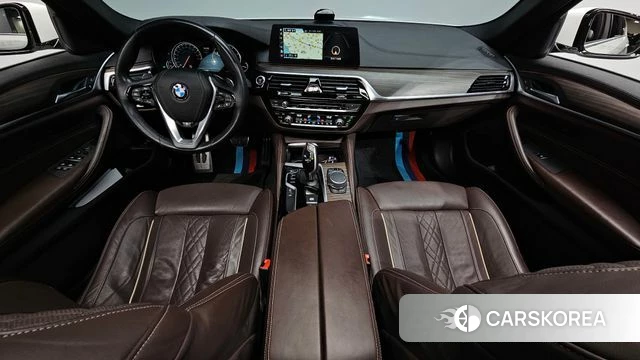 BMW 5 Series (G30) id 3873854 из Кореи 17