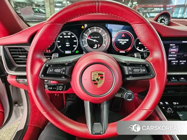 Porsche 911(992) id 3717341 из Кореи 13