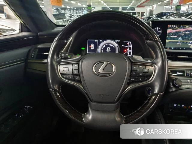 Lexus ES300h 7th generation id 4609984 из Кореи 17