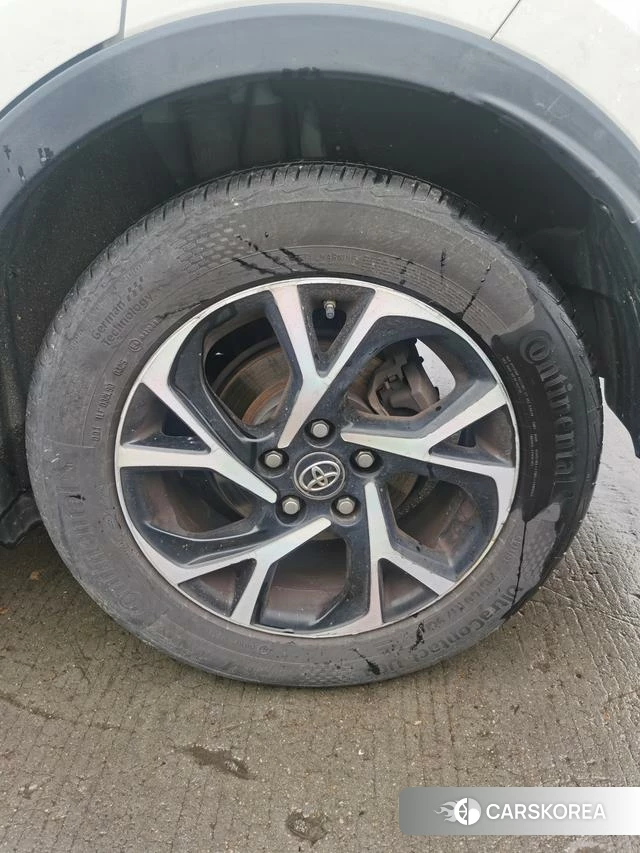 Toyota C-HR id 4210927 из Китая 23