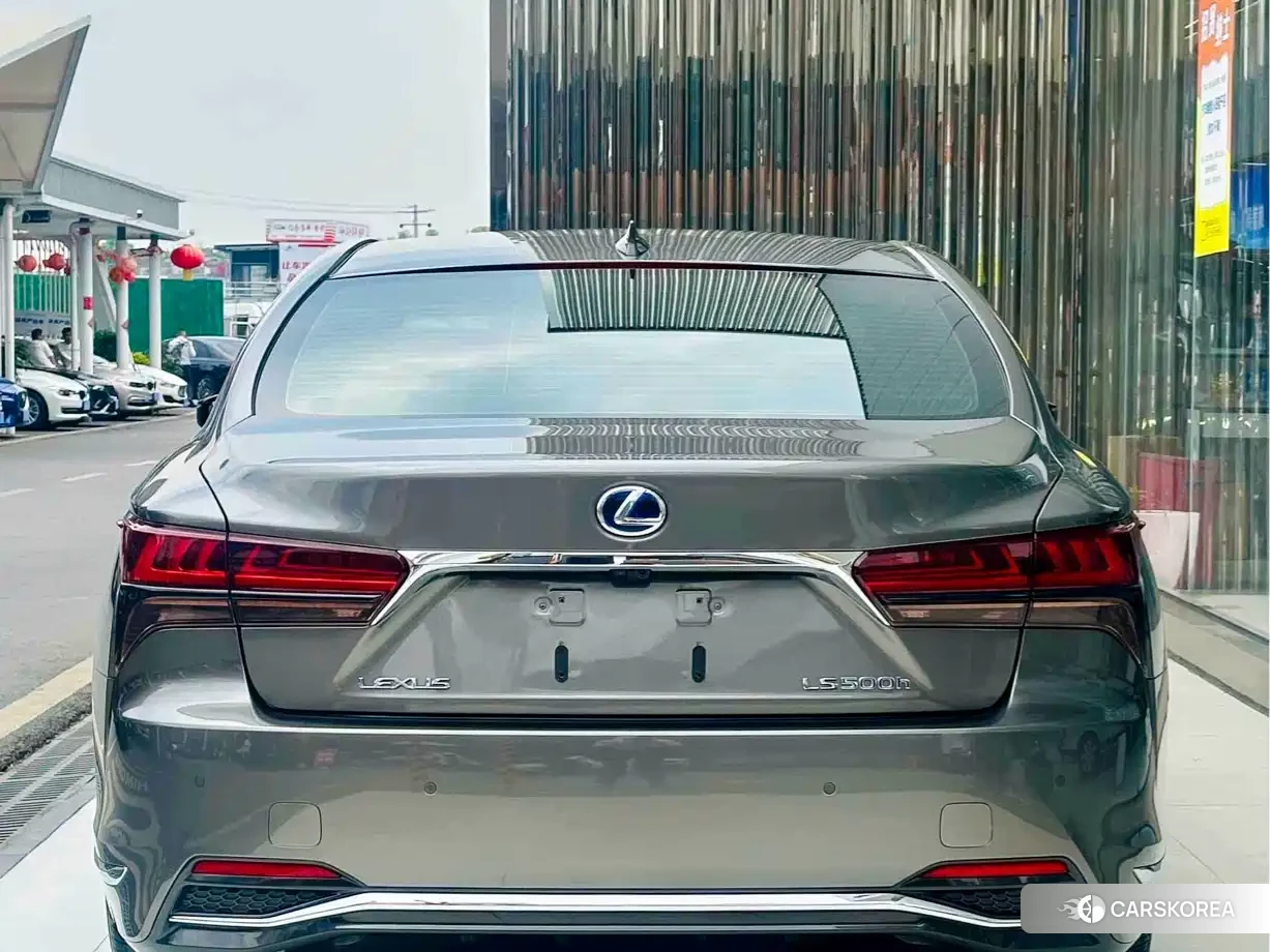 Lexus LS id 4629633 из Китая 14