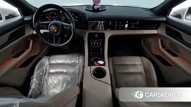 Porsche Taycan id 3075724 из Кореи 17