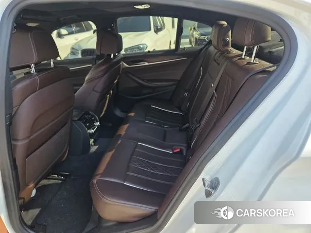 BMW 5 Series (G30) id 3380127 из Кореи 8