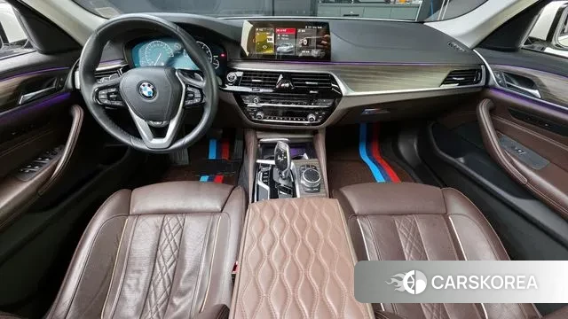 BMW 5 Series (G30) id 3687299 из Кореи 17