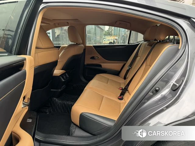 Lexus ES id 4291273 из Китая 15