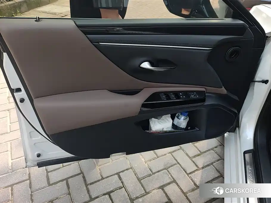 Lexus ES id 4629077 из Китая 13