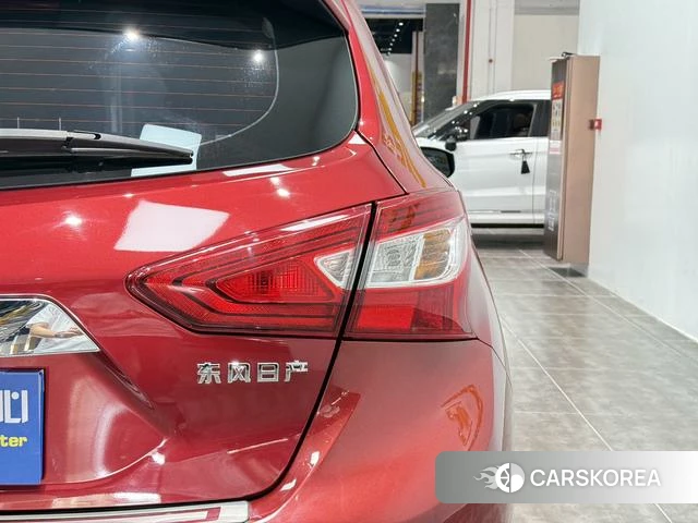 Nissan TIIDA id 4393806 из Китая 26