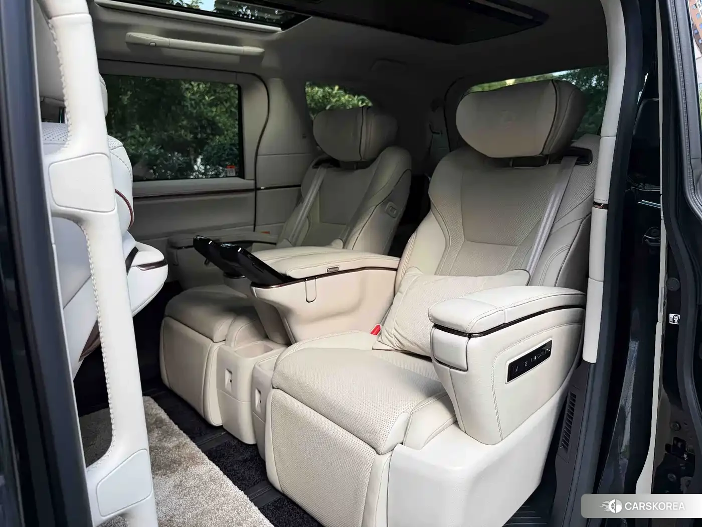 Lexus LM id 4664429 из Китая 20