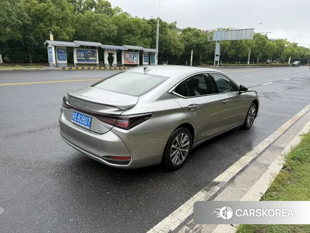 Lexus ES id 4374558 из Китая 10
