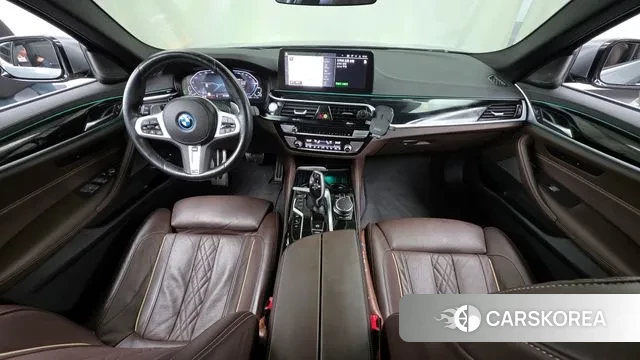 BMW 5 Series (G30) id 3571955 из Кореи 17