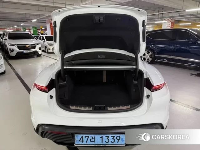 Porsche Taycan id 3519345 из Кореи 17