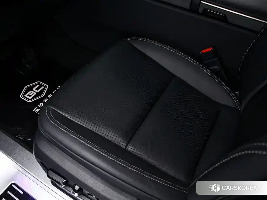 Lexus LM id 4628316 из Китая 14