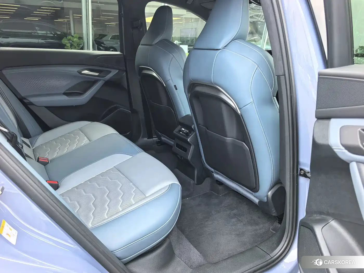 Audi Q6L id 4600422 из Китая 7