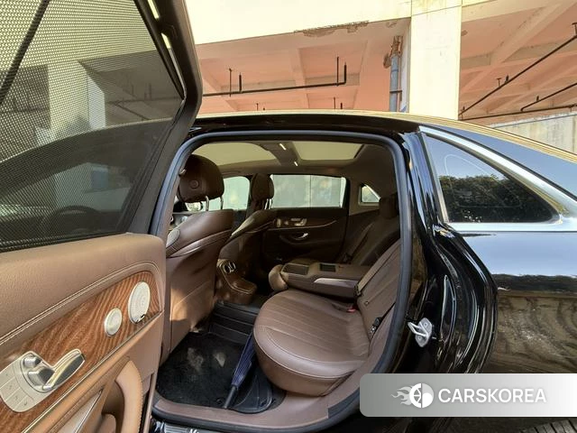 Mercedes-Benz E-class id 4239822 из Китая 8