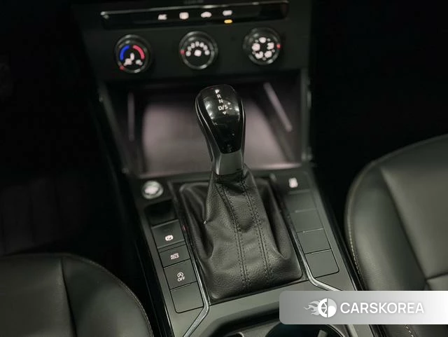 Volkswagen Passat id 4219944 из Китая 11
