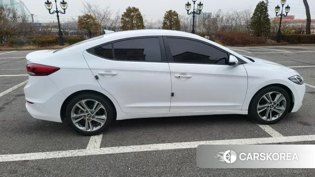 Hyundai Avante AD id 3485023 из Кореи 14