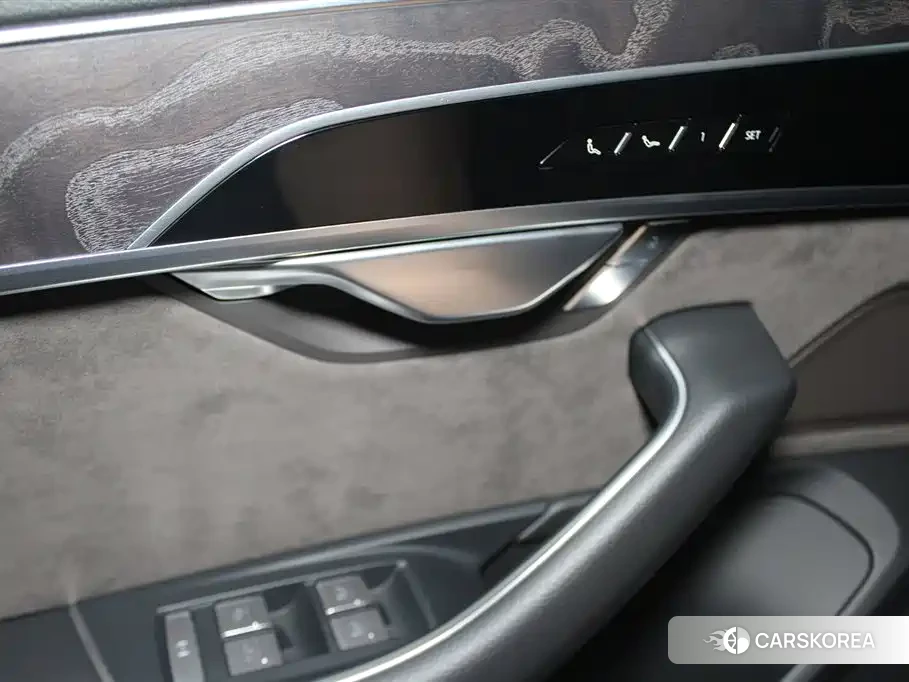 Audi A8 id 4547261 из Китая 13