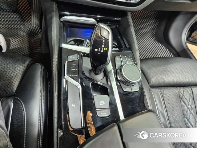 BMW 5 Series (G30) id 3828615 из Кореи 17