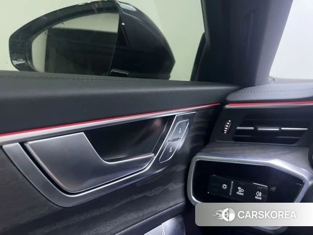 Audi A6L id 4290098 из Китая 15