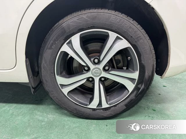 Nissan TIIDA id 4207380 из Китая 17