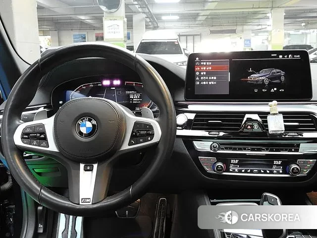 BMW 5 Series (G30) id 3373608 из Кореи 17