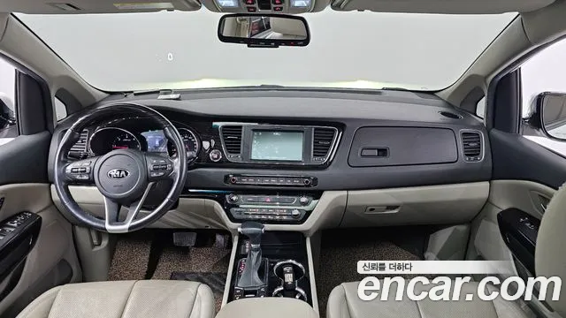 Kia The New Carnival id 2402032 из Кореи 17