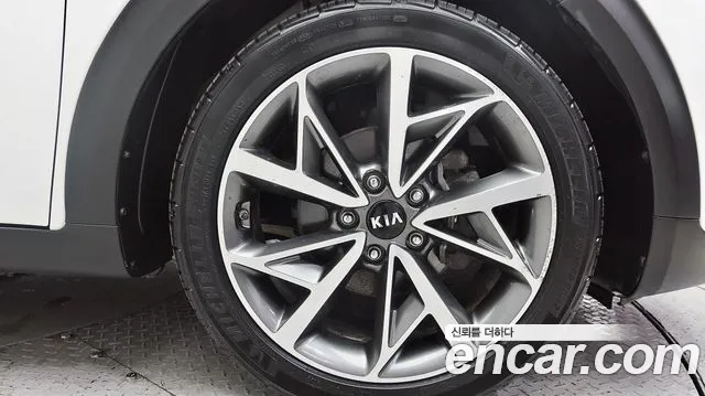 Kia The New Niro id 2719412 из Кореи 17